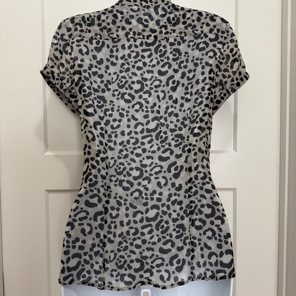 Express Design Studio Leopard Blouse Gray M - Picture 5 of 10